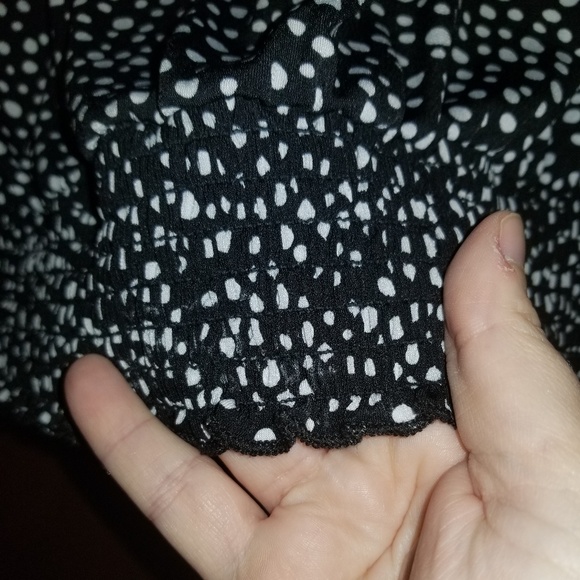 Polka dot top w/ banded hem - Picture 2 of 3